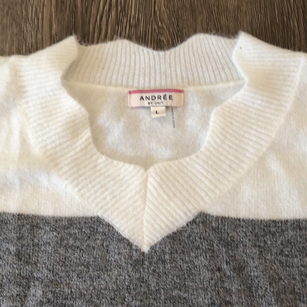 Nwot Andree By Unit Gray Green Rust And White Sca… - image 2